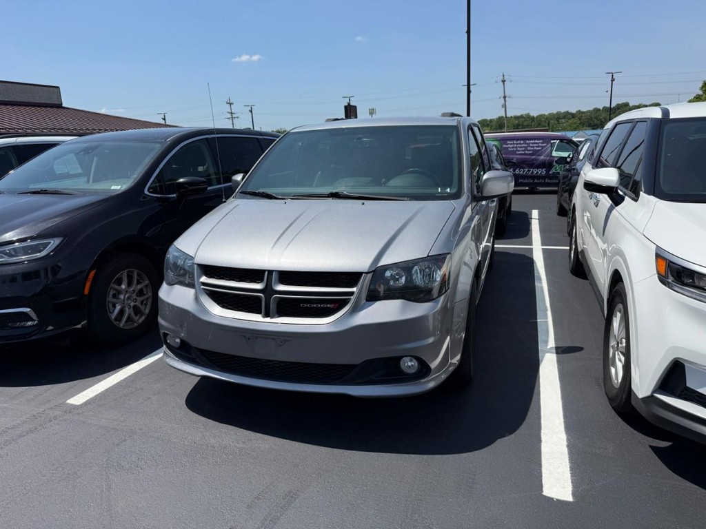 Dodge Grand Caravan Vehicle Full-screen Gallery Image 04