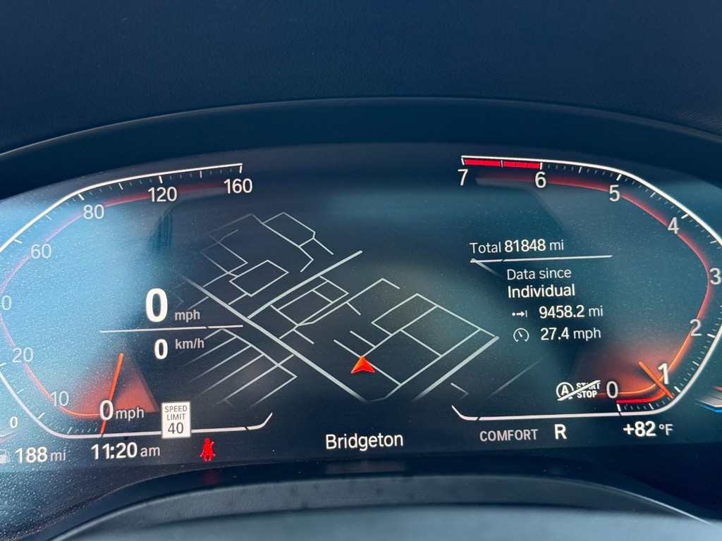 BMW X3 Vehicle Full-screen Gallery Image 26