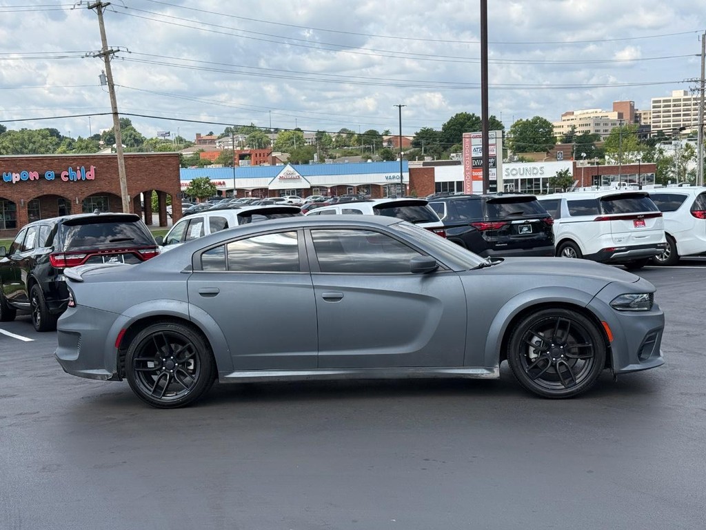 Dodge Charger Vehicle Full-screen Gallery Image 02