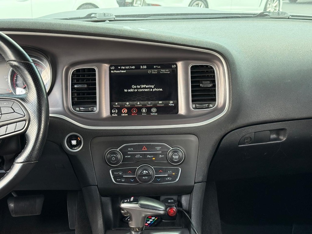 Dodge Charger Vehicle Full-screen Gallery Image 12
