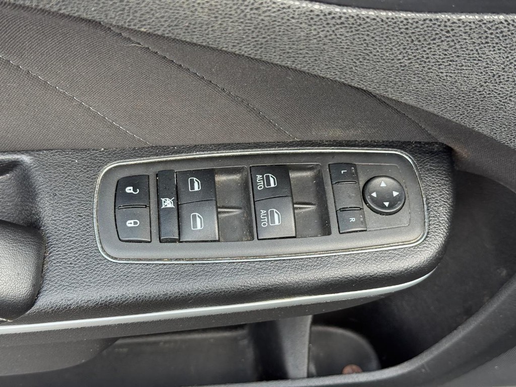 Dodge Charger Vehicle Full-screen Gallery Image 15