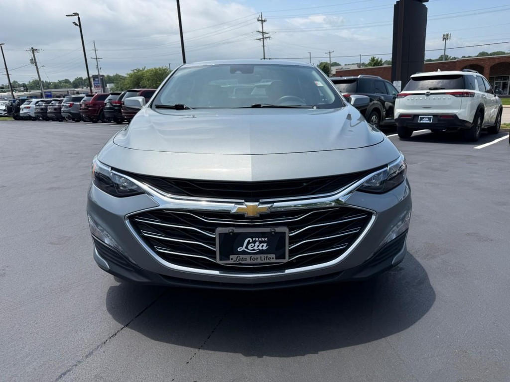 Chevrolet Malibu Vehicle Full-screen Gallery Image 09