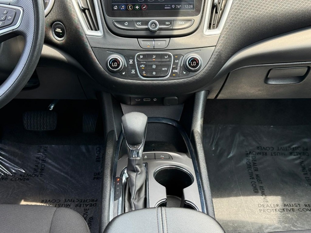 Chevrolet Malibu Vehicle Full-screen Gallery Image 14