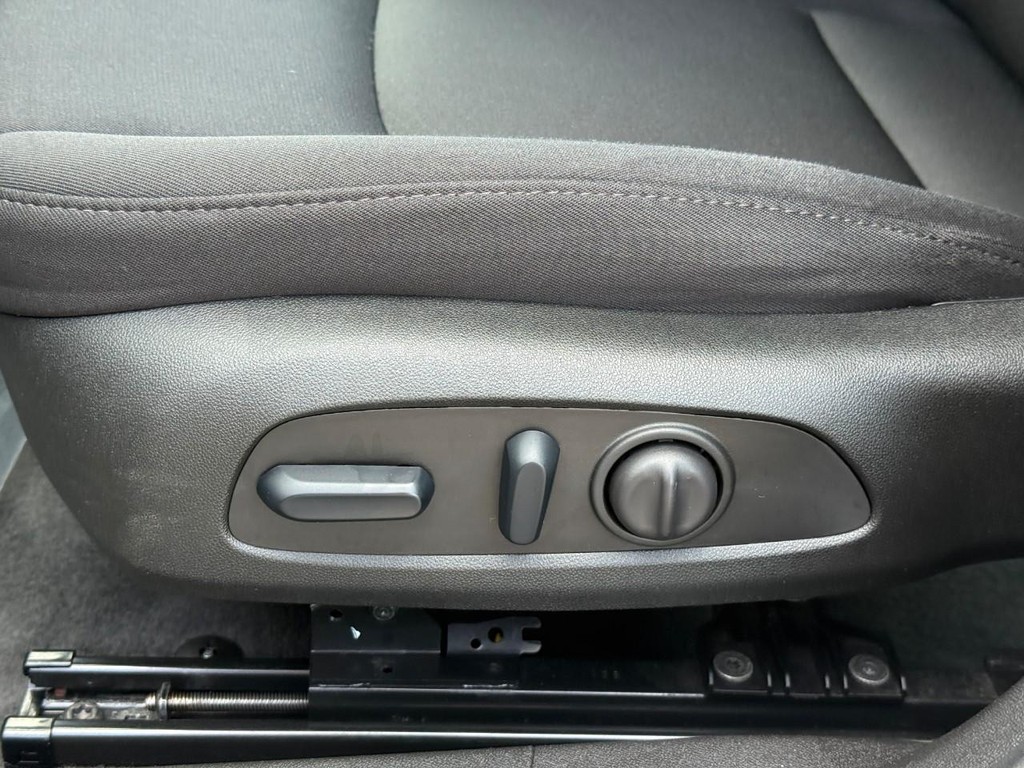 Chevrolet Malibu Vehicle Full-screen Gallery Image 17