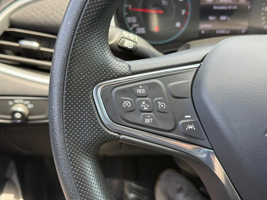 Chevrolet Malibu Vehicle Full-screen Gallery Image 18