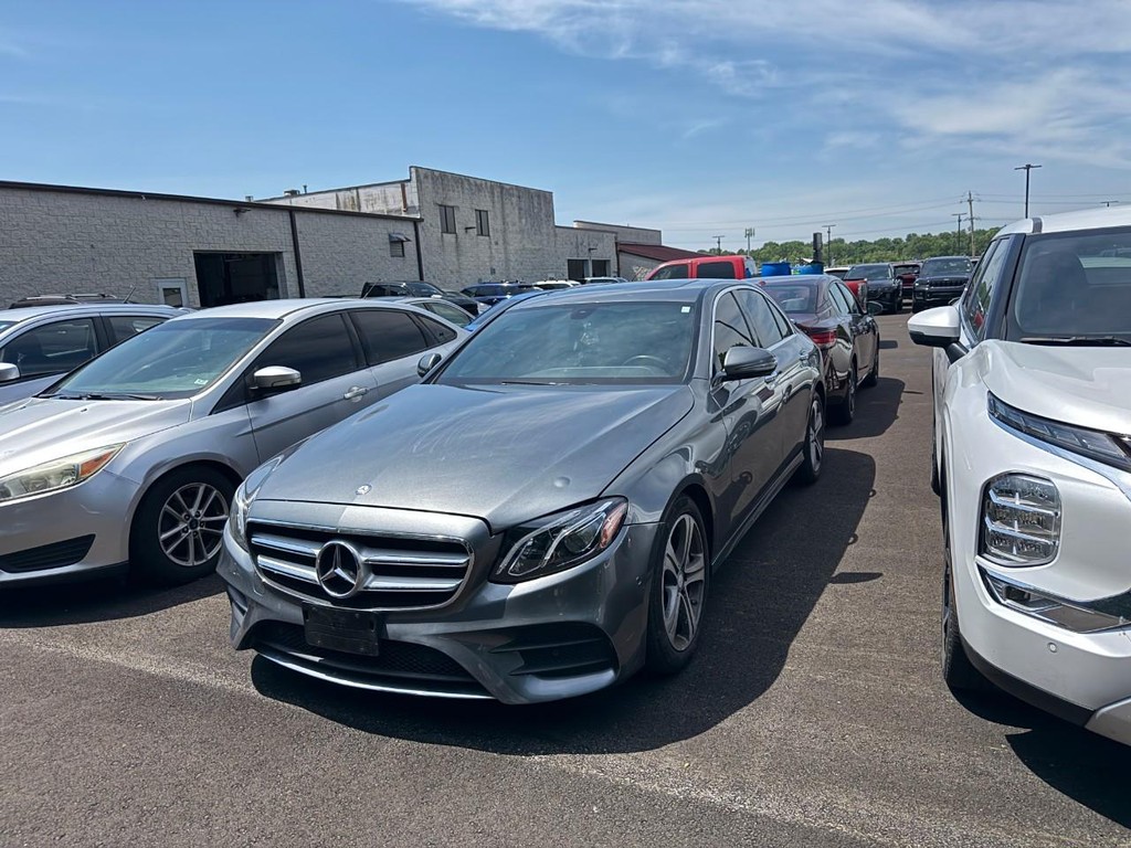 2017 Mercedes-Benz E-Class E300 4MATIC's photo