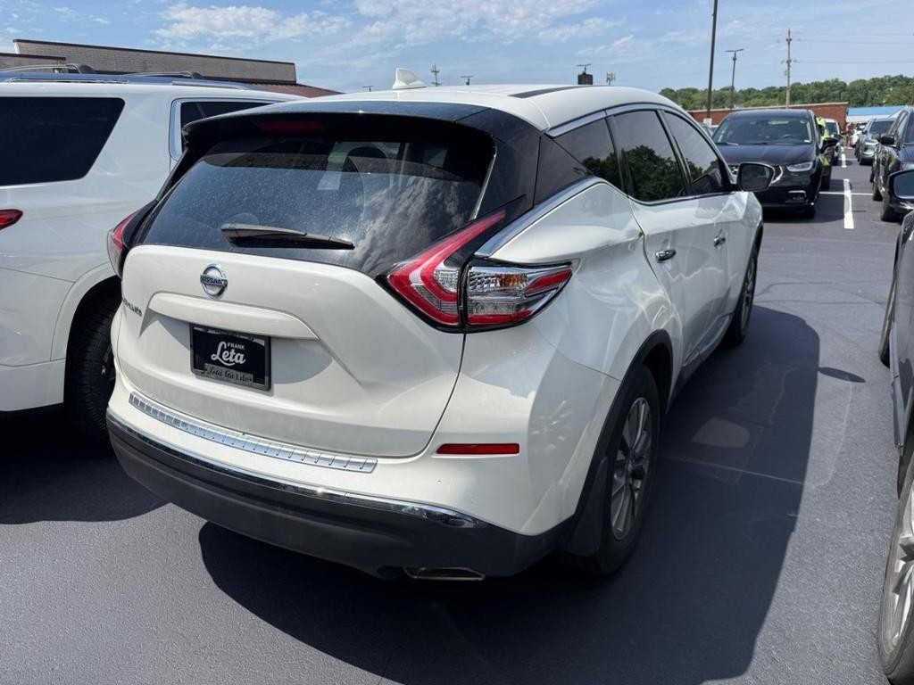 Nissan Murano Vehicle Full-screen Gallery Image 09