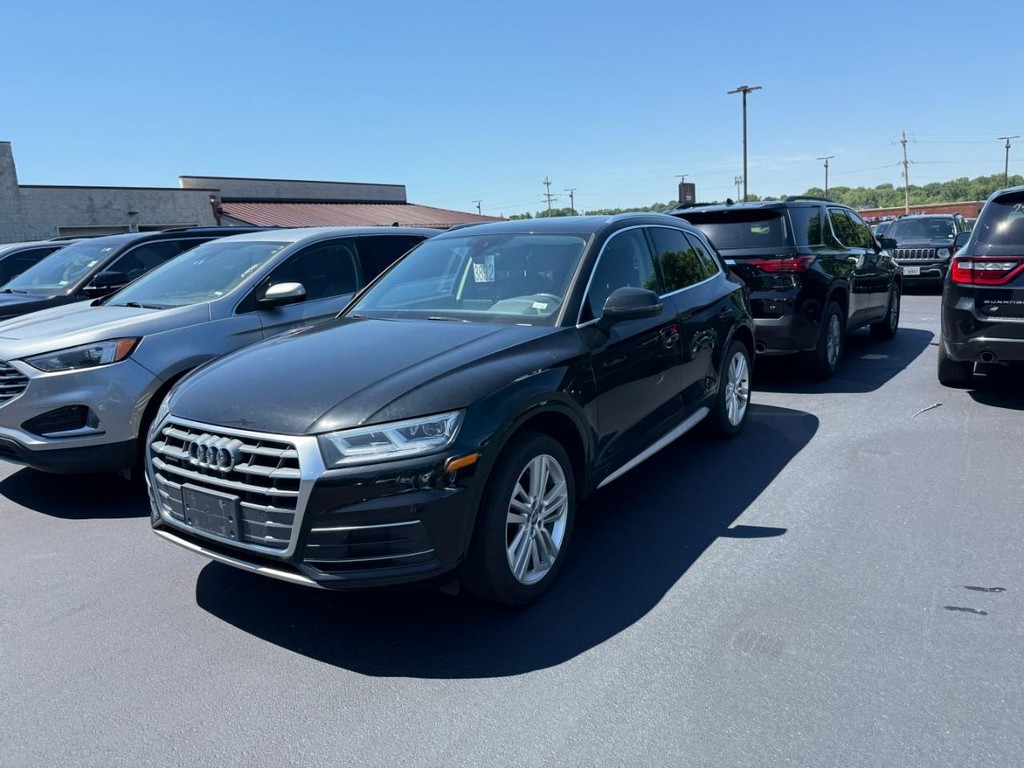 Audi Q5 Vehicle Full-screen Gallery Image 02
