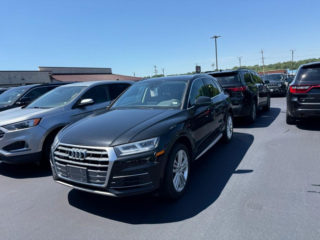 Audi Q5 Vehicle Full-screen Gallery Image 03
