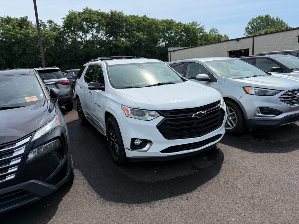 Chevrolet Traverse Vehicle Full-screen Gallery Image 02