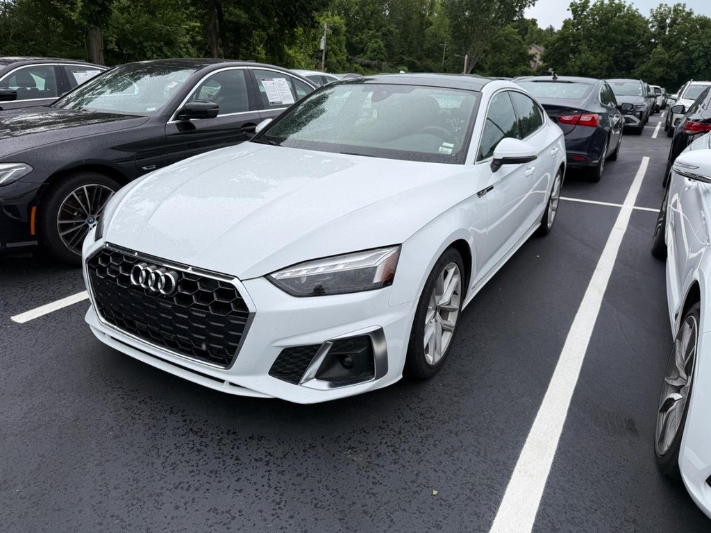 Audi A5 Sportback Vehicle Full-screen Gallery Image 02