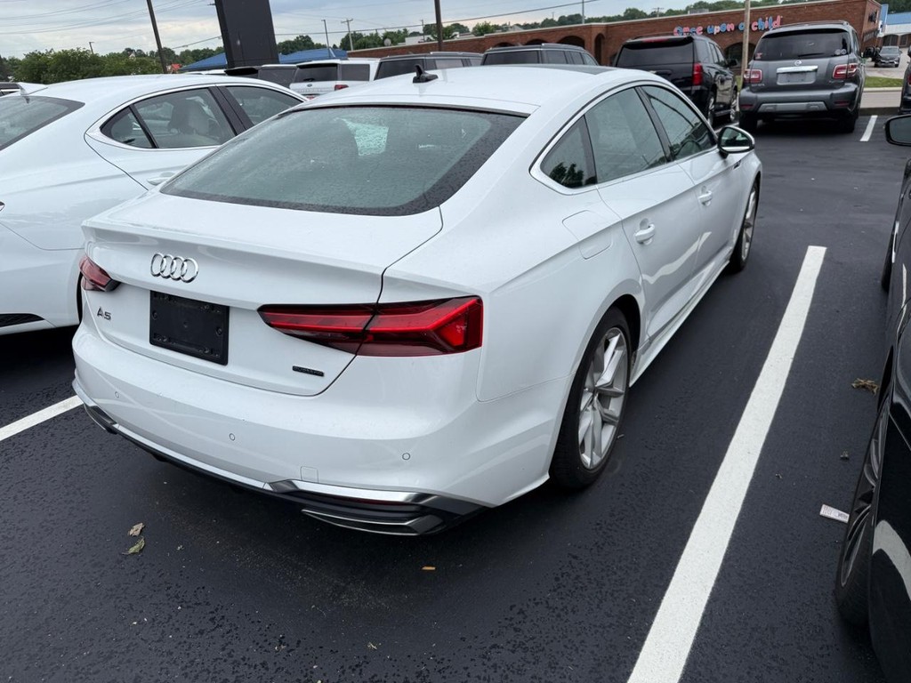 Audi A5 Sportback Vehicle Full-screen Gallery Image 03