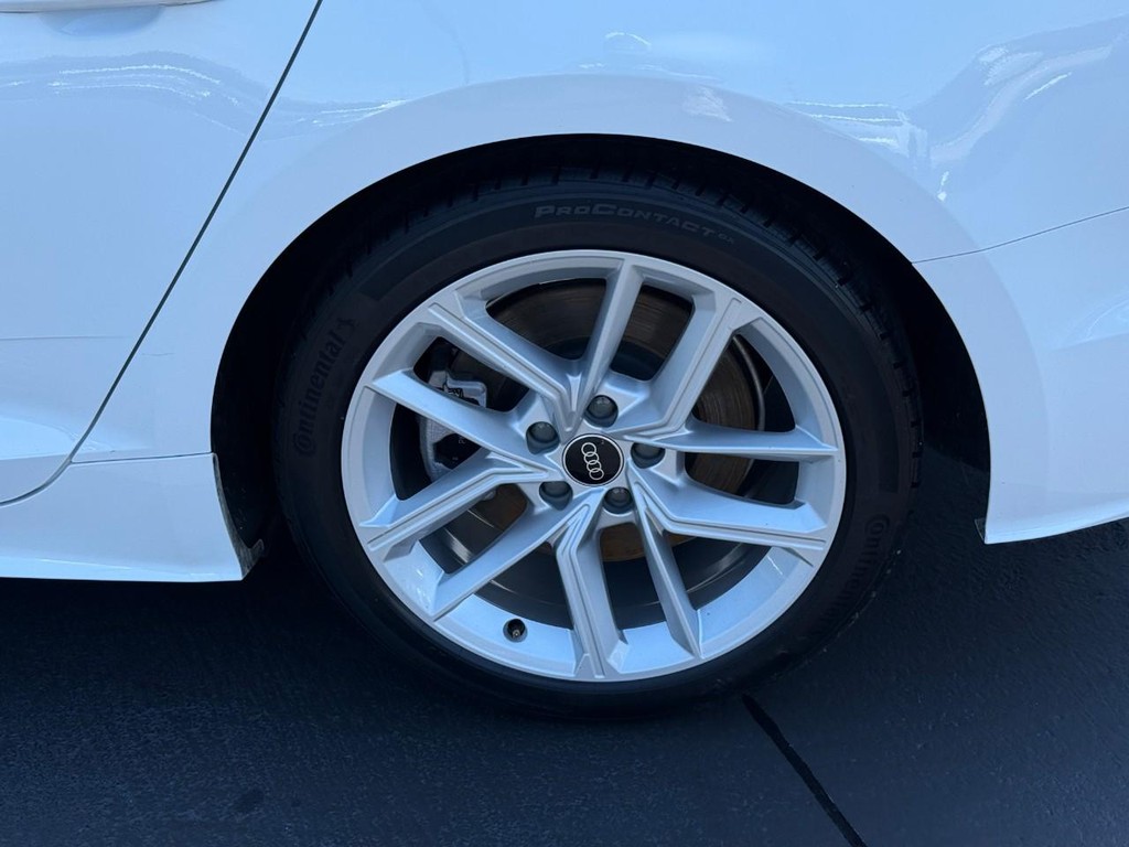 Audi A5 Sportback Vehicle Full-screen Gallery Image 05
