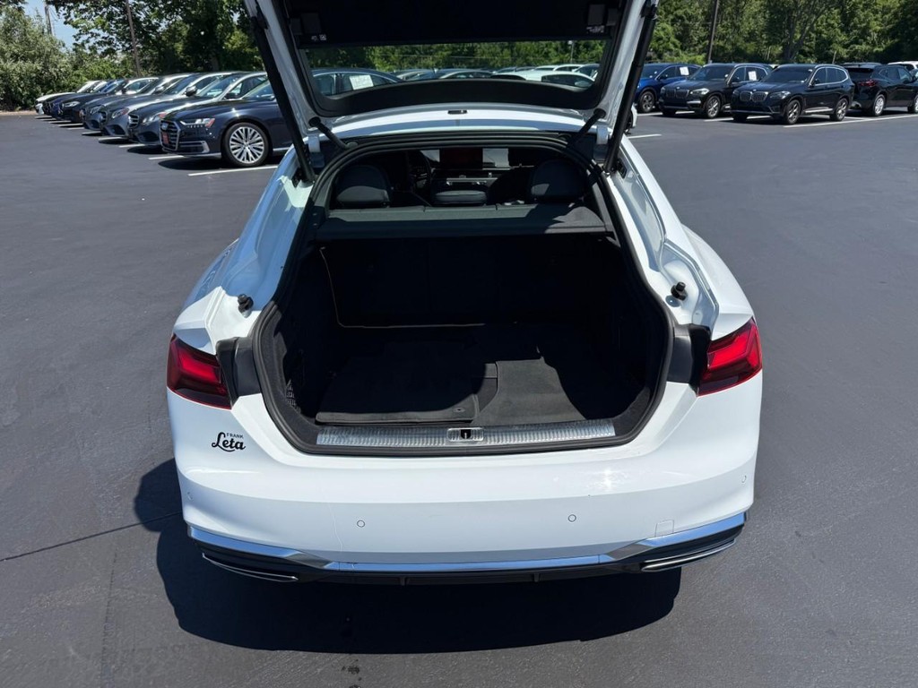 Audi A5 Sportback Vehicle Full-screen Gallery Image 06