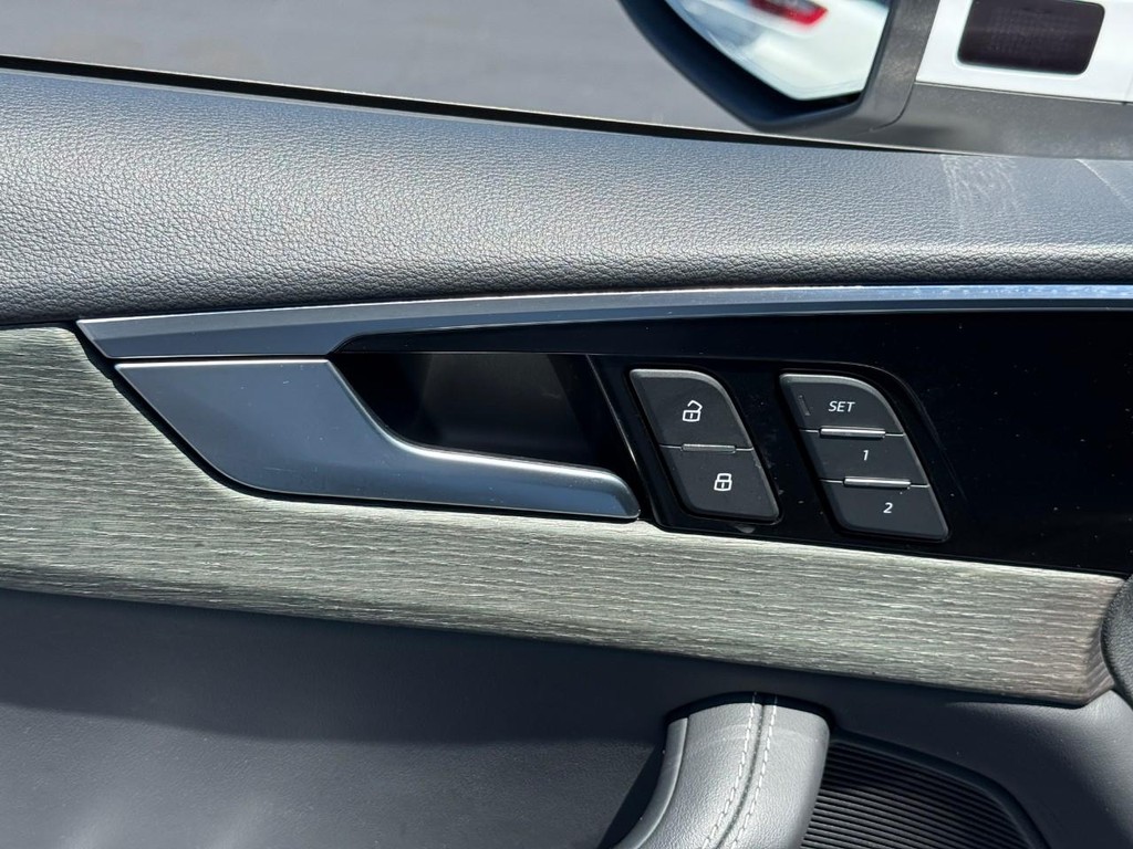 Audi A5 Sportback Vehicle Full-screen Gallery Image 16