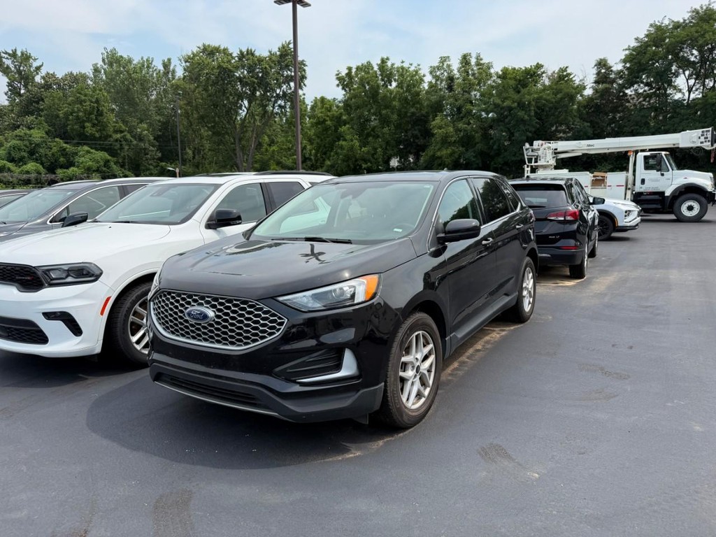 Ford Edge Vehicle Full-screen Gallery Image 03
