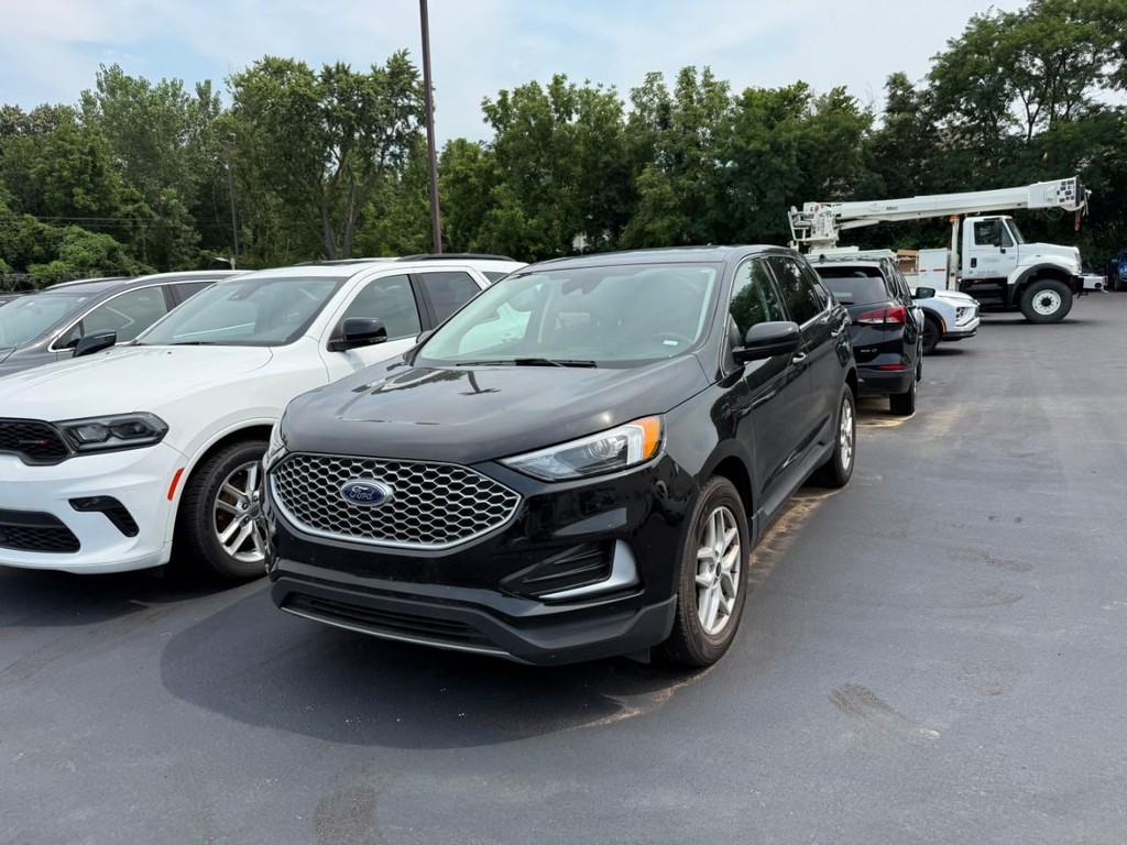 Ford Edge Vehicle Full-screen Gallery Image 04