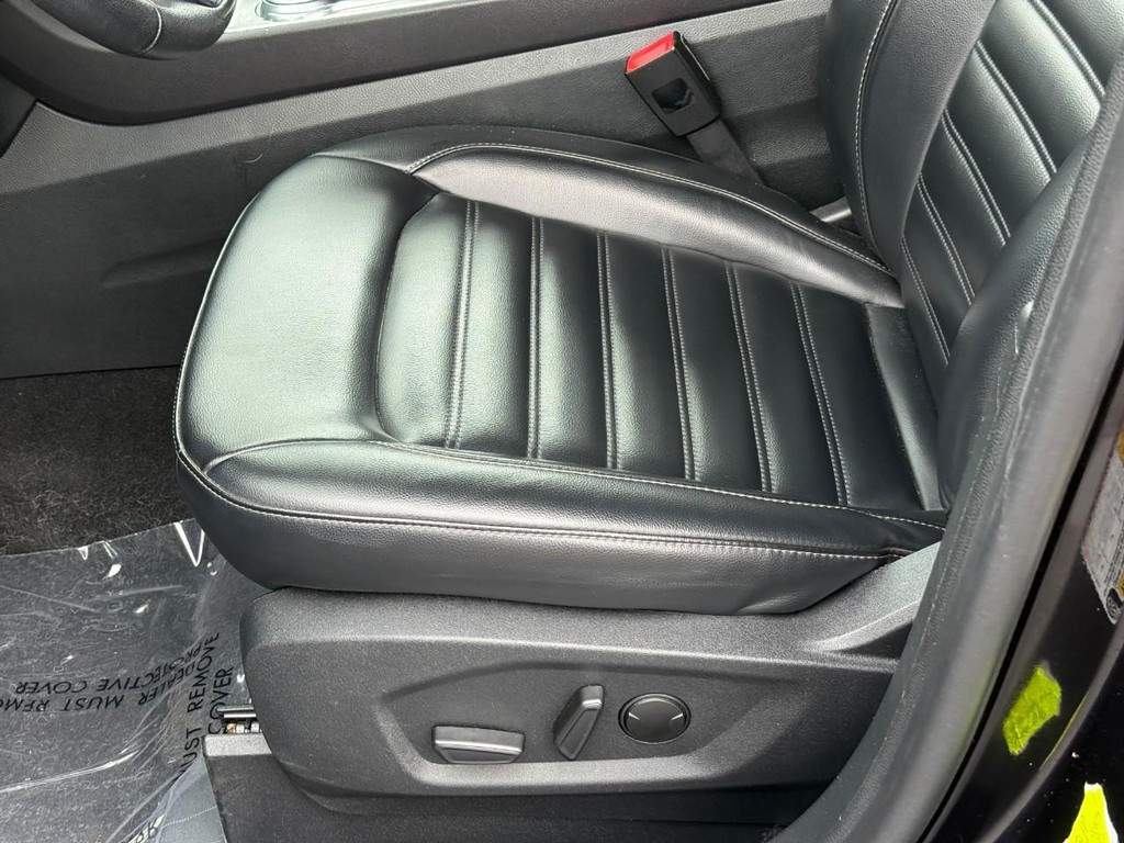 Ford Edge Vehicle Full-screen Gallery Image 18
