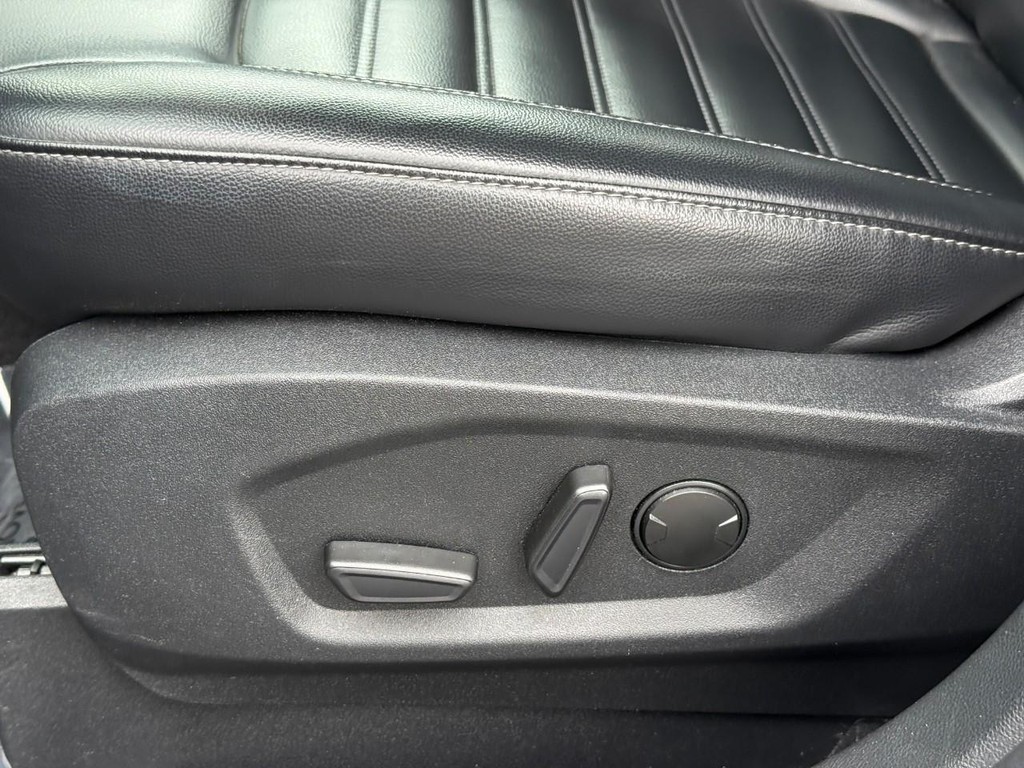 Ford Edge Vehicle Full-screen Gallery Image 19