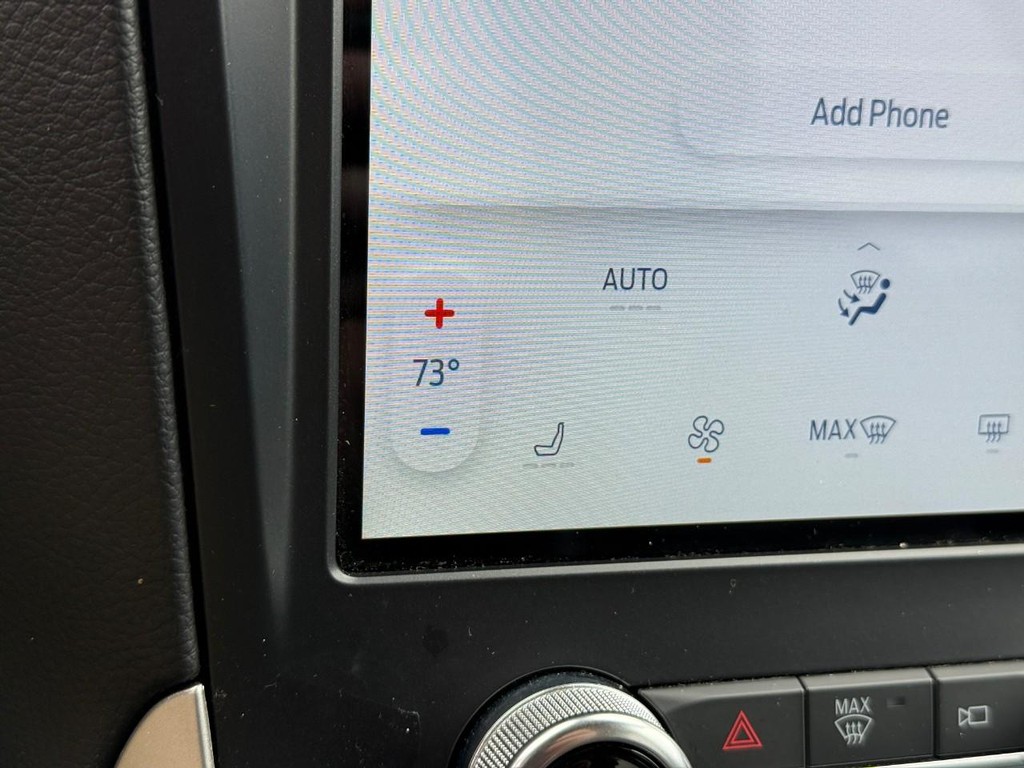 Ford Edge Vehicle Full-screen Gallery Image 24
