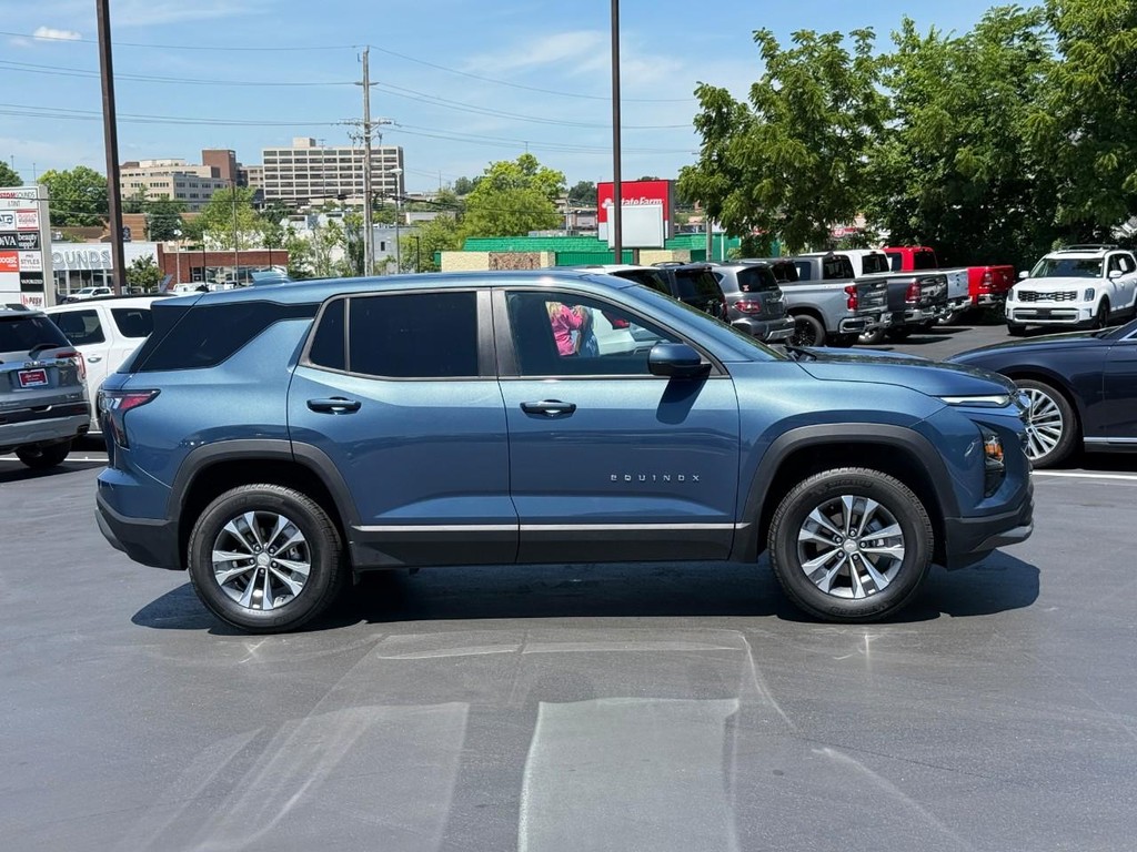 Chevrolet Equinox Vehicle Full-screen Gallery Image 02