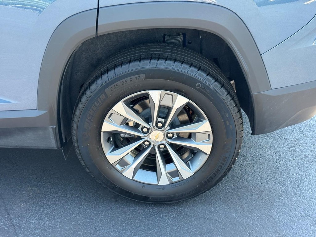 Chevrolet Equinox Vehicle Full-screen Gallery Image 05