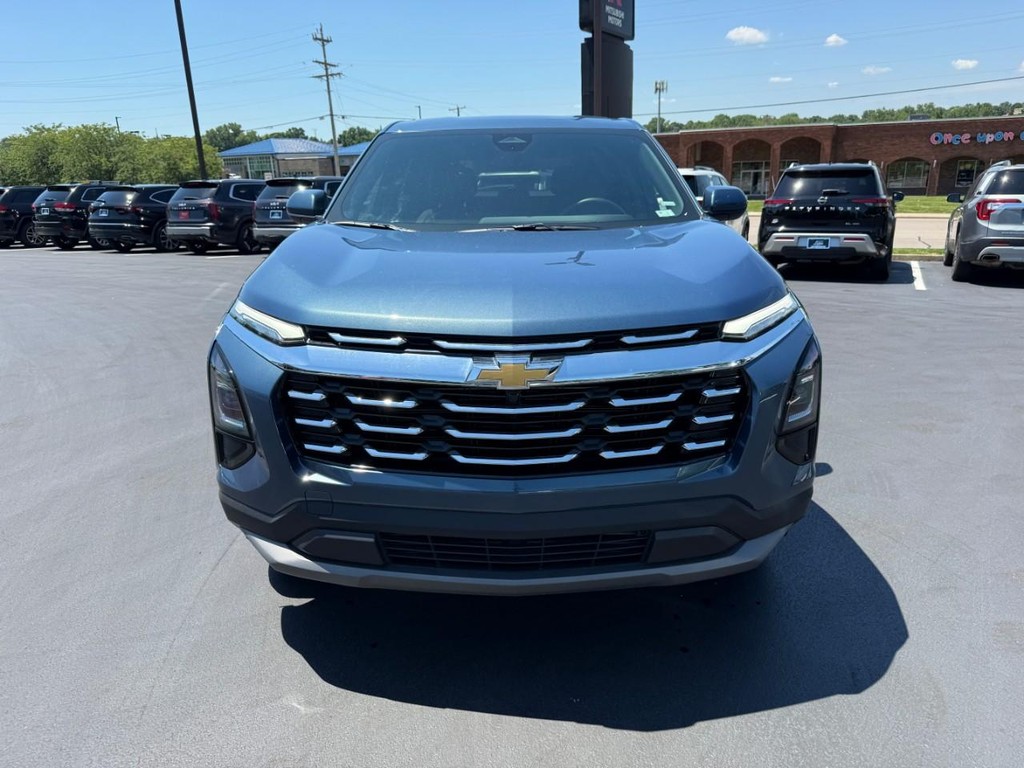 Chevrolet Equinox Vehicle Full-screen Gallery Image 10