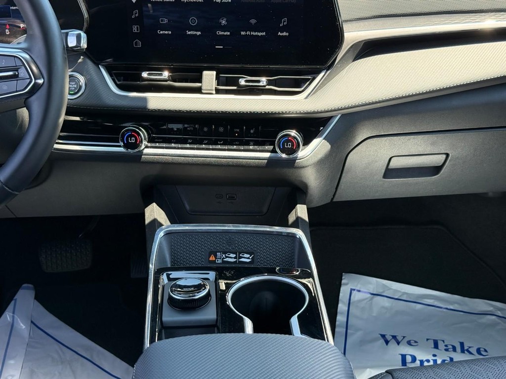 Chevrolet Equinox Vehicle Full-screen Gallery Image 15