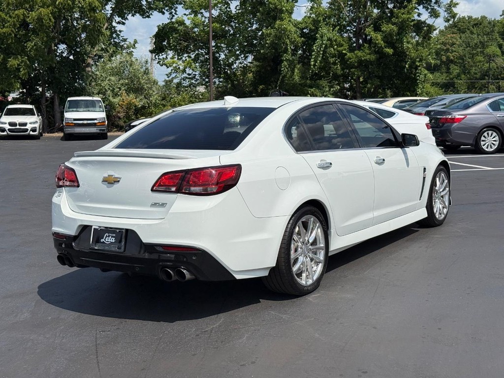 Chevrolet SS Vehicle Full-screen Gallery Image 02