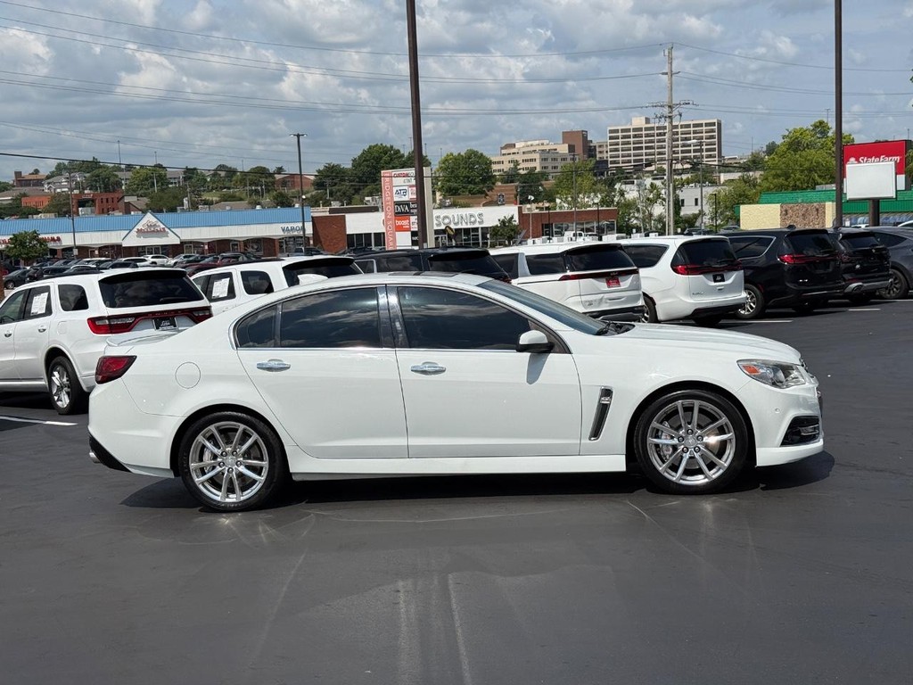 Chevrolet SS Vehicle Full-screen Gallery Image 03