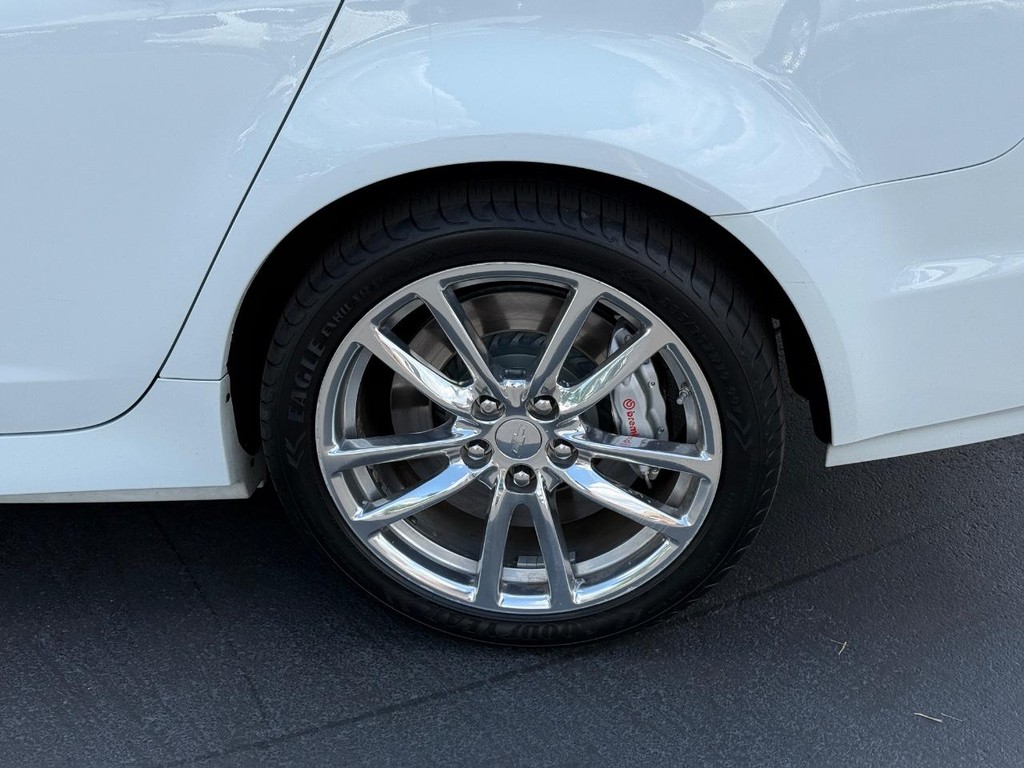 Chevrolet SS Vehicle Full-screen Gallery Image 05