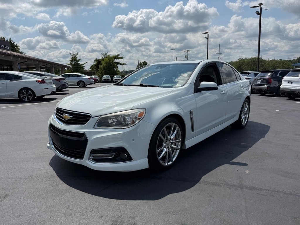 Chevrolet SS Vehicle Full-screen Gallery Image 08