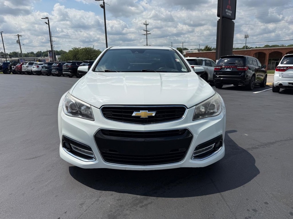 Chevrolet SS Vehicle Full-screen Gallery Image 09