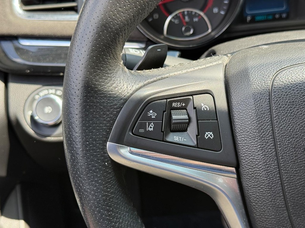 Chevrolet SS Vehicle Full-screen Gallery Image 19