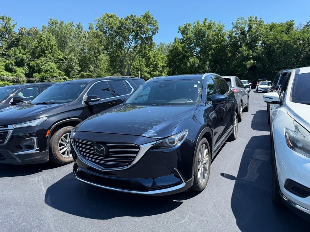 Mazda CX-9 Vehicle Full-screen Gallery Image 02