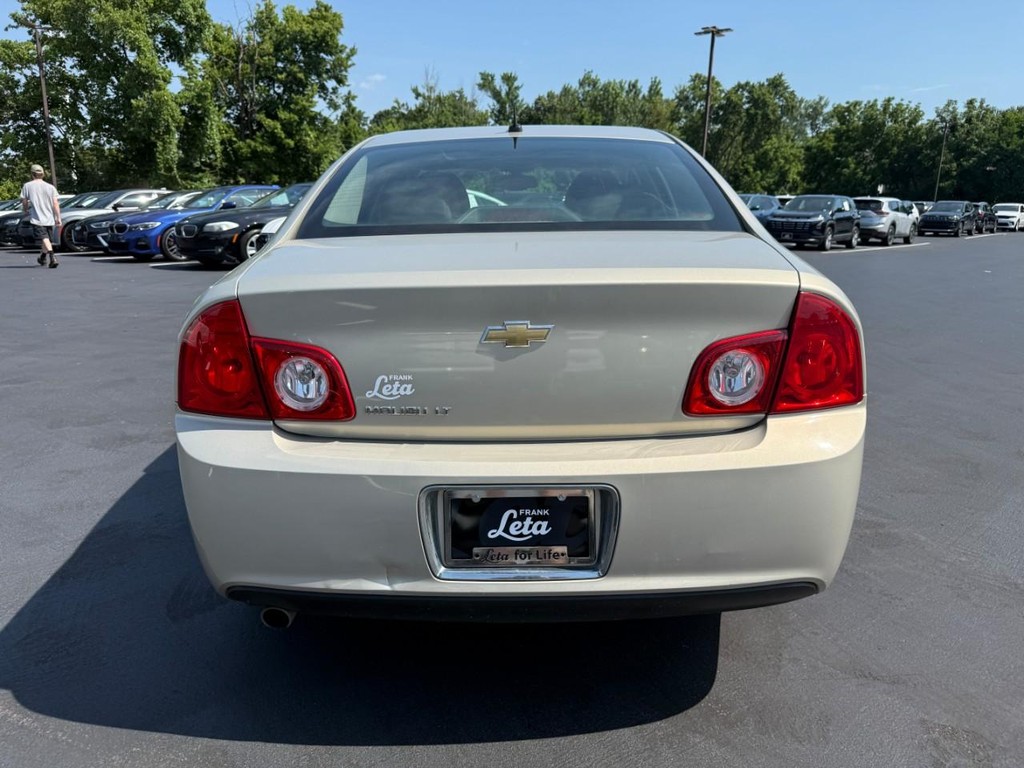Chevrolet Malibu Vehicle Full-screen Gallery Image 06