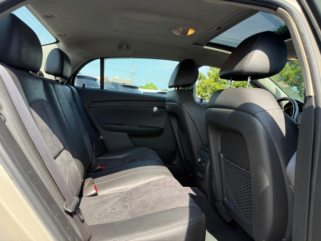 Chevrolet Malibu Vehicle Full-screen Gallery Image 09