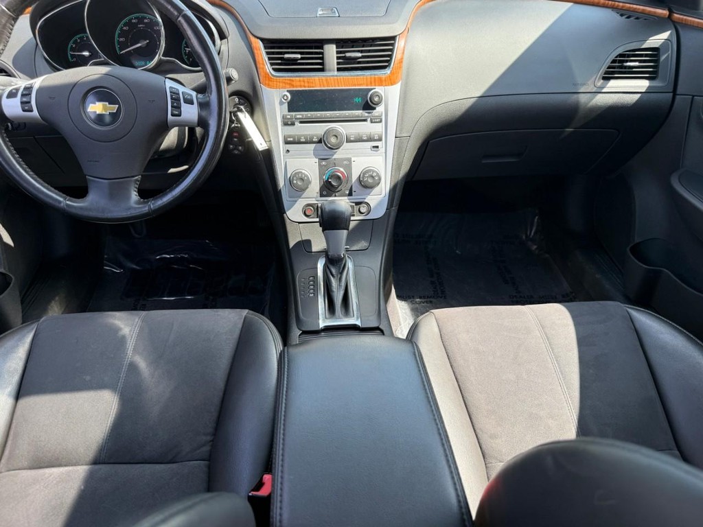 Chevrolet Malibu Vehicle Full-screen Gallery Image 10