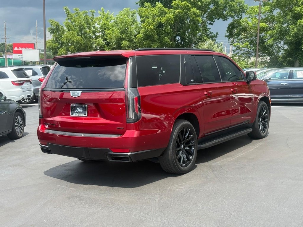 Cadillac Escalade ESV Vehicle Full-screen Gallery Image 03