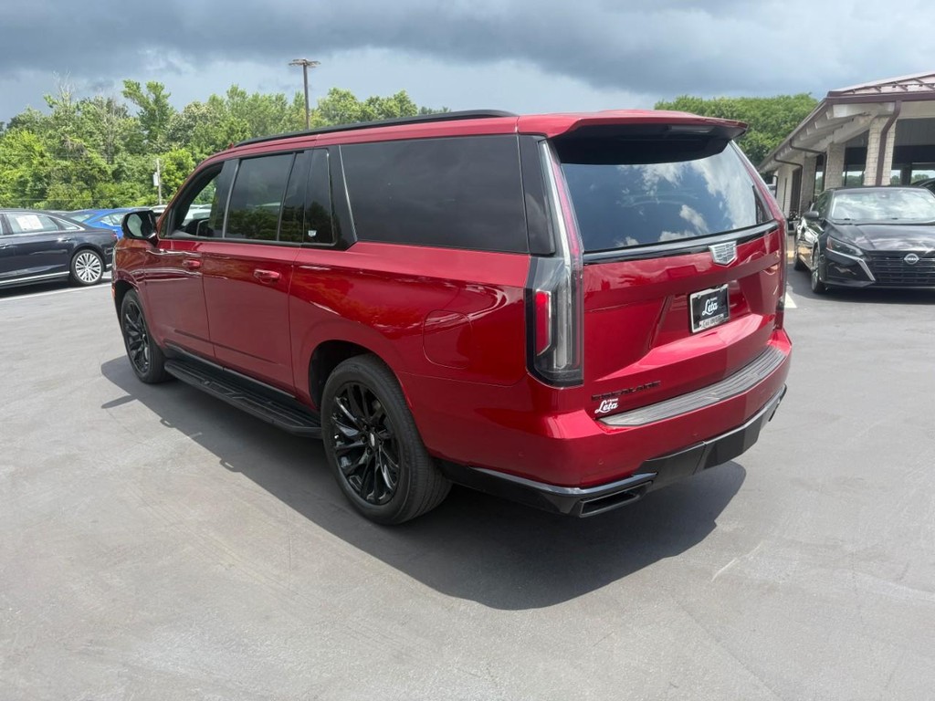 Cadillac Escalade ESV Vehicle Full-screen Gallery Image 04
