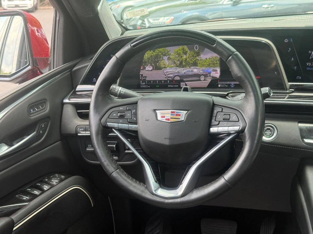 Cadillac Escalade ESV Vehicle Full-screen Gallery Image 12