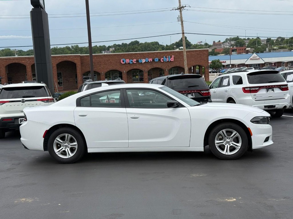 Dodge Charger Vehicle Full-screen Gallery Image 02