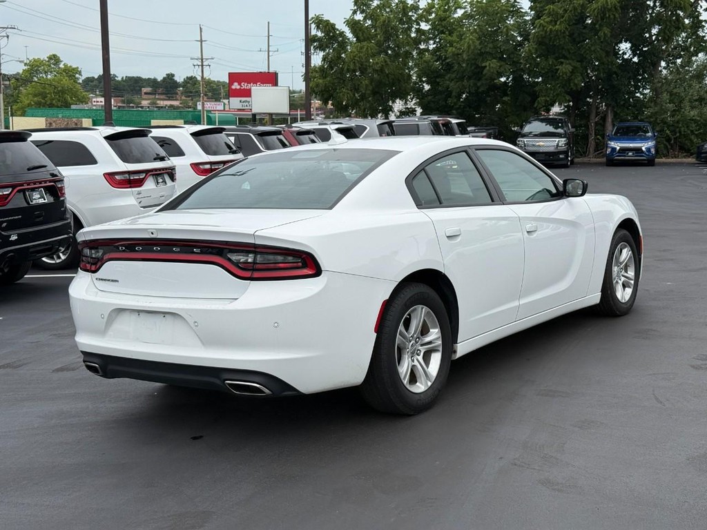 Dodge Charger Vehicle Full-screen Gallery Image 03