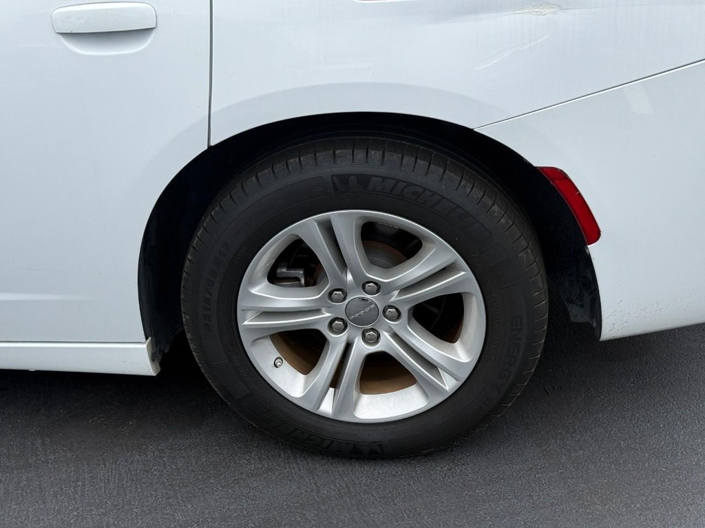 Dodge Charger Vehicle Full-screen Gallery Image 05