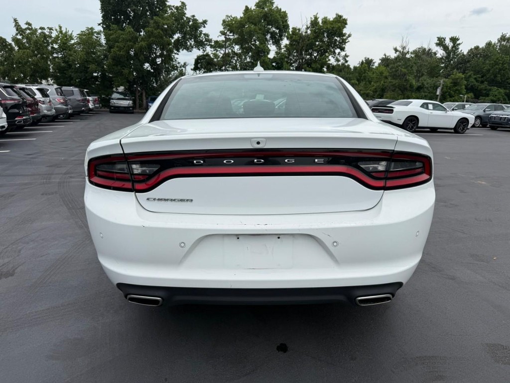 Dodge Charger Vehicle Full-screen Gallery Image 07