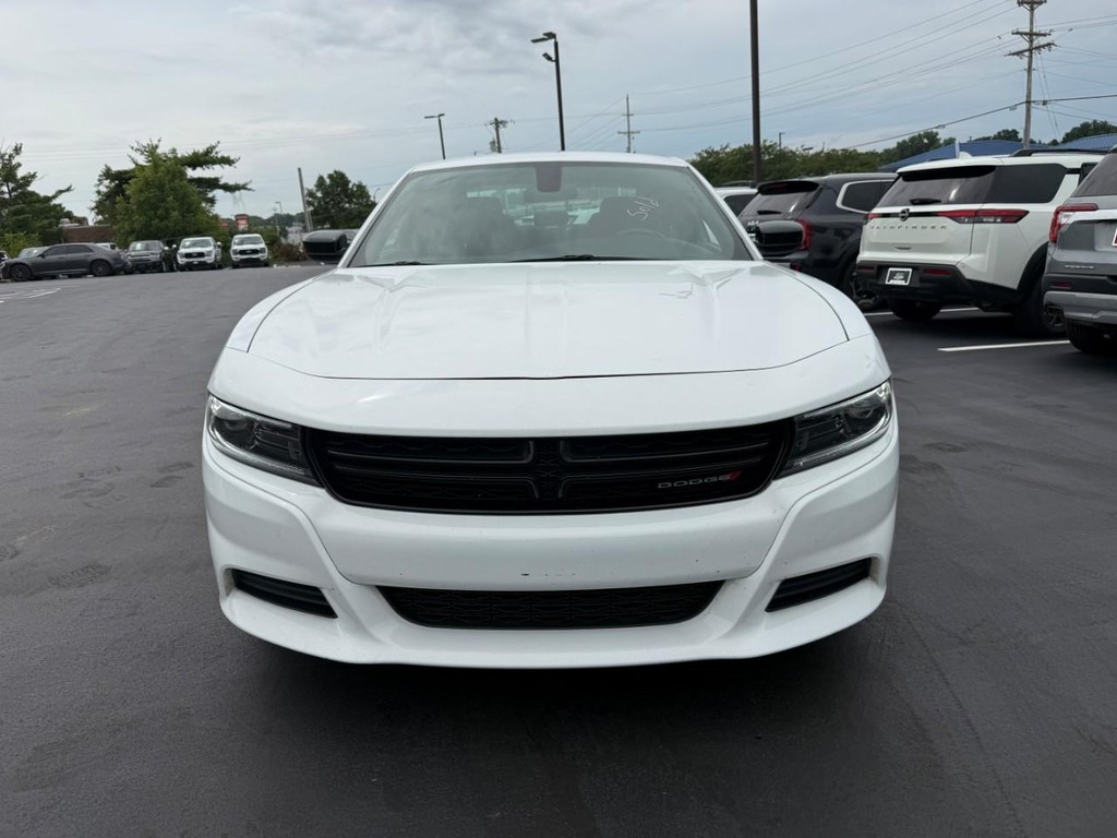 Dodge Charger Vehicle Full-screen Gallery Image 09