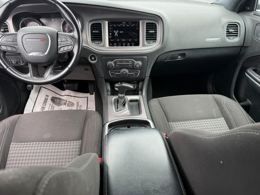 Dodge Charger Vehicle Full-screen Gallery Image 11