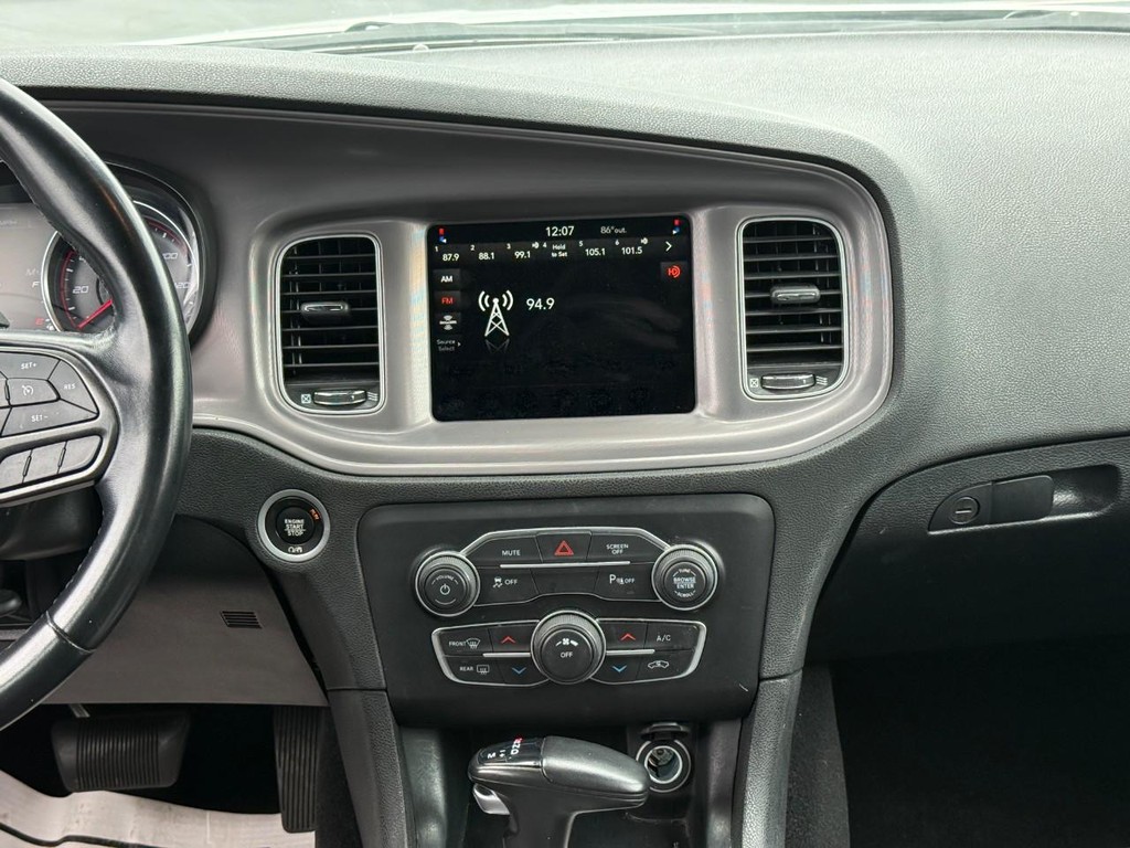 Dodge Charger Vehicle Full-screen Gallery Image 13