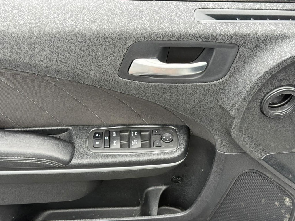 Dodge Charger Vehicle Full-screen Gallery Image 15