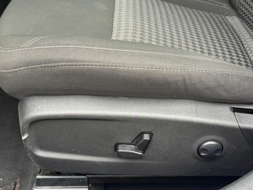 Dodge Charger Vehicle Full-screen Gallery Image 18
